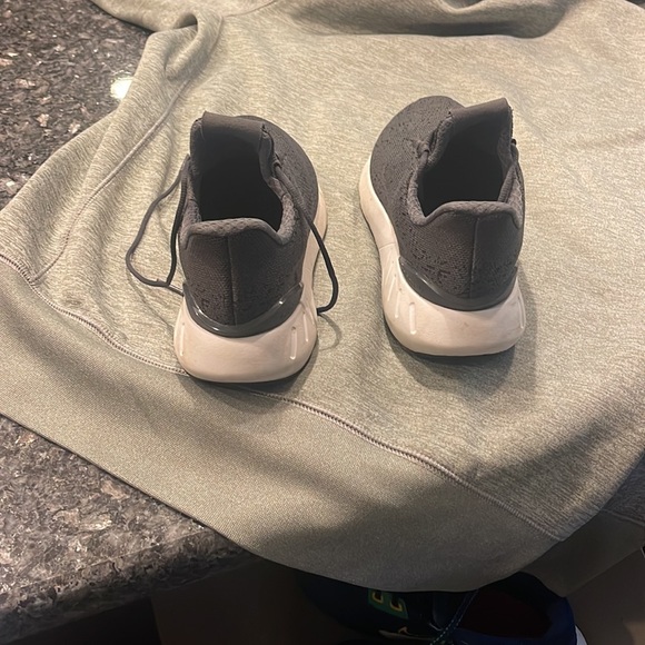 New adidas boys, clean - size 4.5Y, grey, clean home, worn 1x - Picture 3 of 6